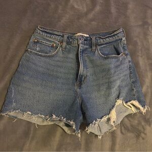 Abercrombie 4 inch mom shorts
